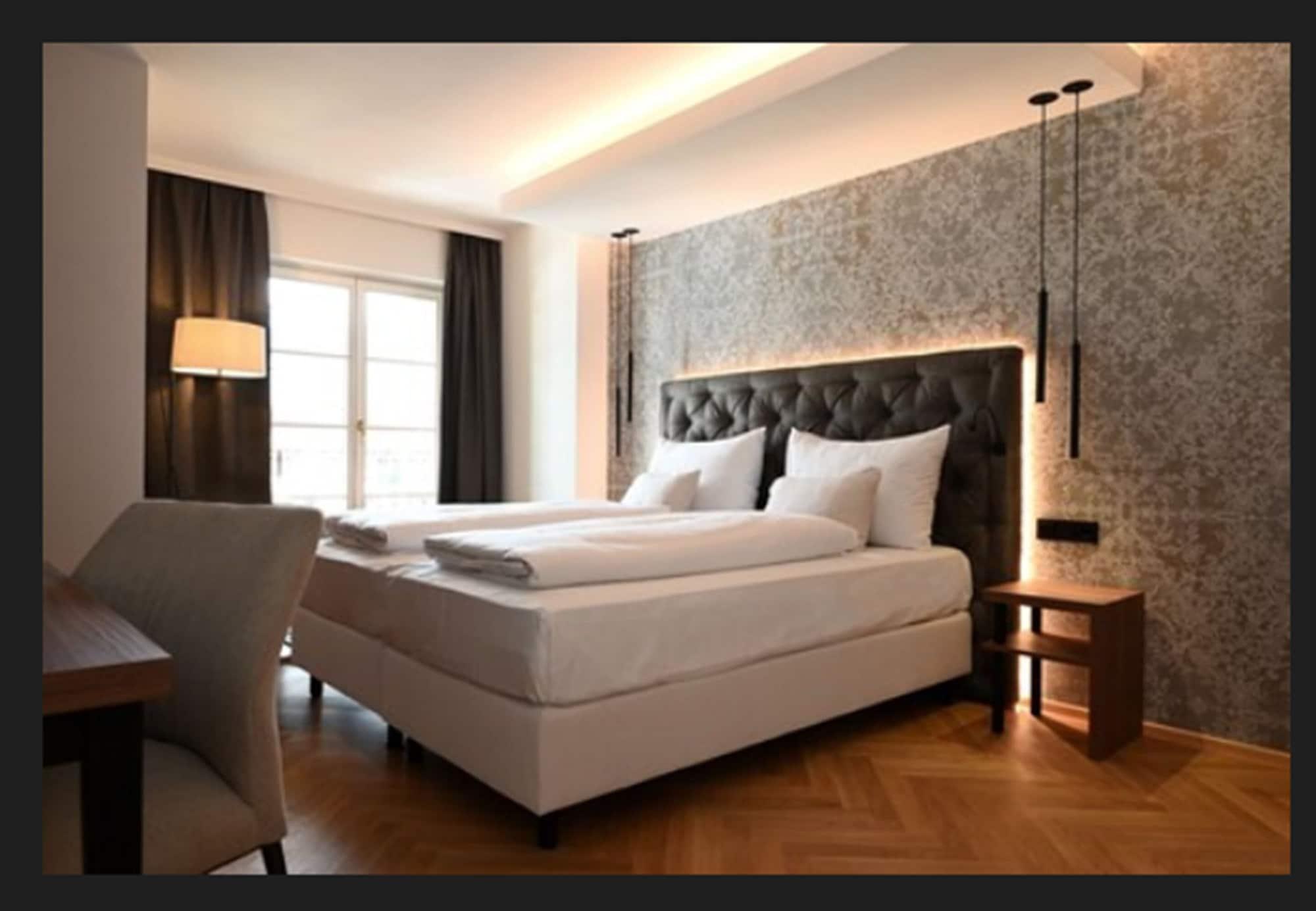 Hotel Schwarzer Adler Innsbruck Exterior foto