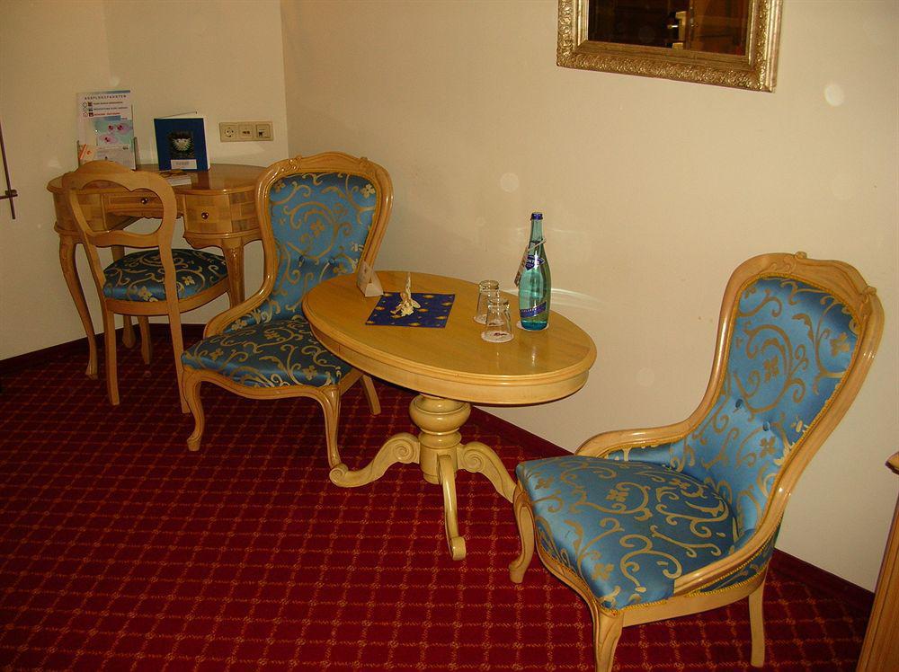 Hotel Schwarzer Adler Innsbruck Exterior foto